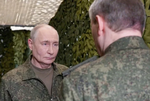 Президент Росії Володимир Путін відвідує командний пункт об’єднаного угруповання збройних сил Росії в невідомому місці