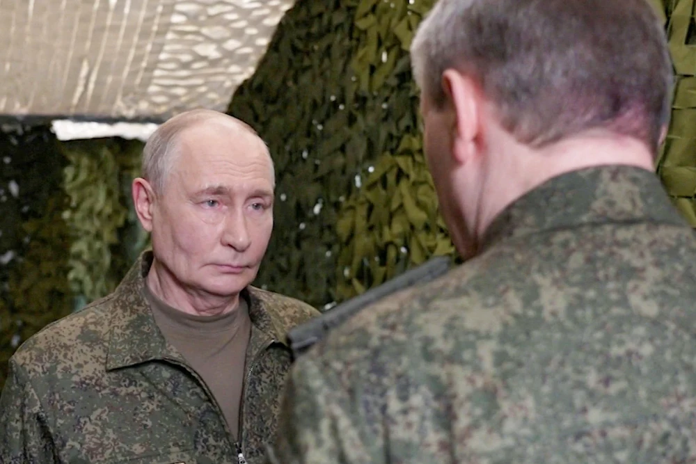 Президент Росії Володимир Путін відвідує командний пункт об’єднаного угруповання збройних сил Росії в невідомому місці