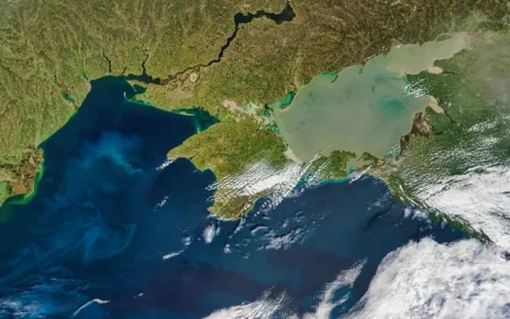 Супутниковий знімок північної частини Чорного моря, Криму та Азовського моря.