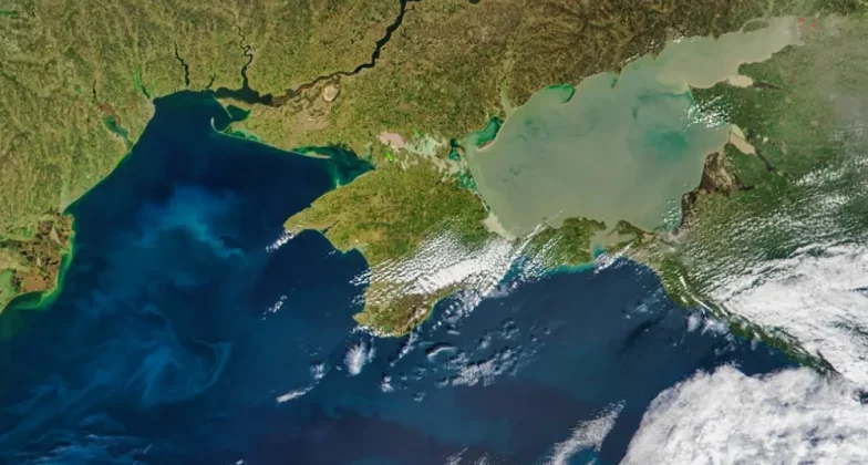 Супутниковий знімок північної частини Чорного моря, Криму та Азовського моря.