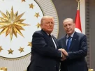 Президент Дональд Трамп потиснув руку президенту Туреччини Реджепу Таїпу Ердогану після прибуття на саміт НАТО в Анкарі, Туреччина, у вівторок