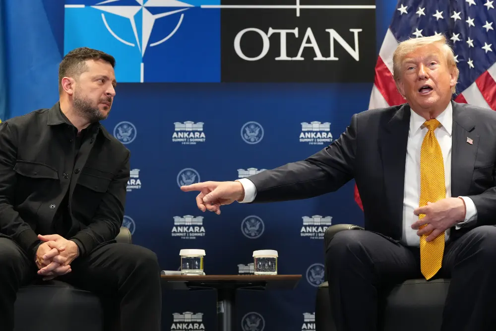 Дональд Трамп з Володимиром Зеленським під час саміту НАТО
