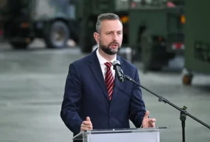 Віце-прем'єр-міністр, міністр національної оборони Владислав Косіняк-Камиш