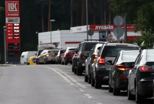черги на російських заправках