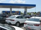 Біля заправної станції в Анапі вишикувалася черга автомобілів