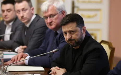 Володимир Зеленський на засіданні української делігації