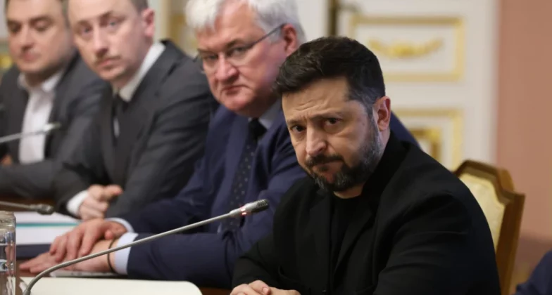 Володимир Зеленський на засіданні української делігації