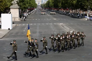 Парад у Франції де на Єлісейських полях пройшли українські військові