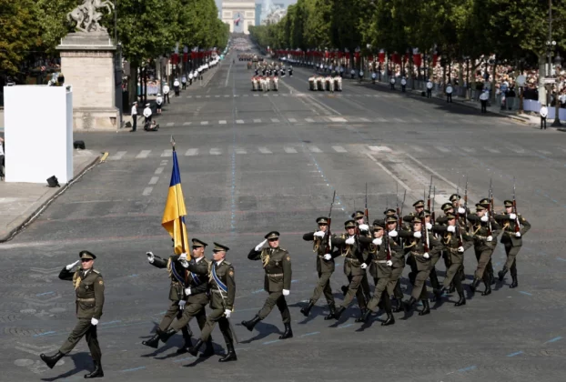 Парад у Франції де на Єлісейських полях пройшли українські військові