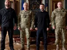 Володимир Зеленський разом із (зліва направо) в. о. міністра оборони Євгеном Хмарою, Олександром Сирським та новопризначеним головнокомандувачем Михайлом Драпатим
