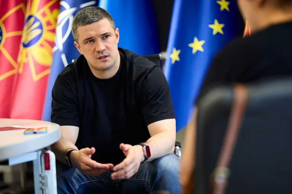 У січні Михайло Федоров обійняв посаду четвертого міністра оборони з моменту початку повномасштабного вторгнення Росії в Україну. | Міністерство оборони України