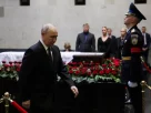 Володимир Путін віддає шану покійному колишньому міністру оборони Росії Сергію Іванову в Москві, 30 червня 2026 року