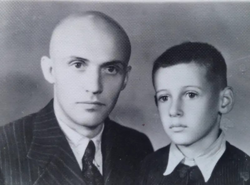 З сином Богданом у 1948 році