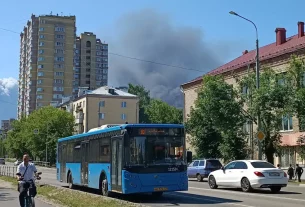 18 липня в місті Ногінськ, що поблизу Москви, після повідомлень про український напад з нафтопереробного заводу піднімається дим