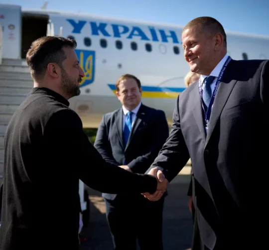 Зеленський та Залужний вітають один одного
