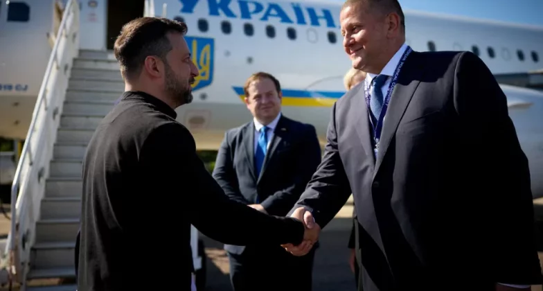 Зеленський та Залужний вітають один одного