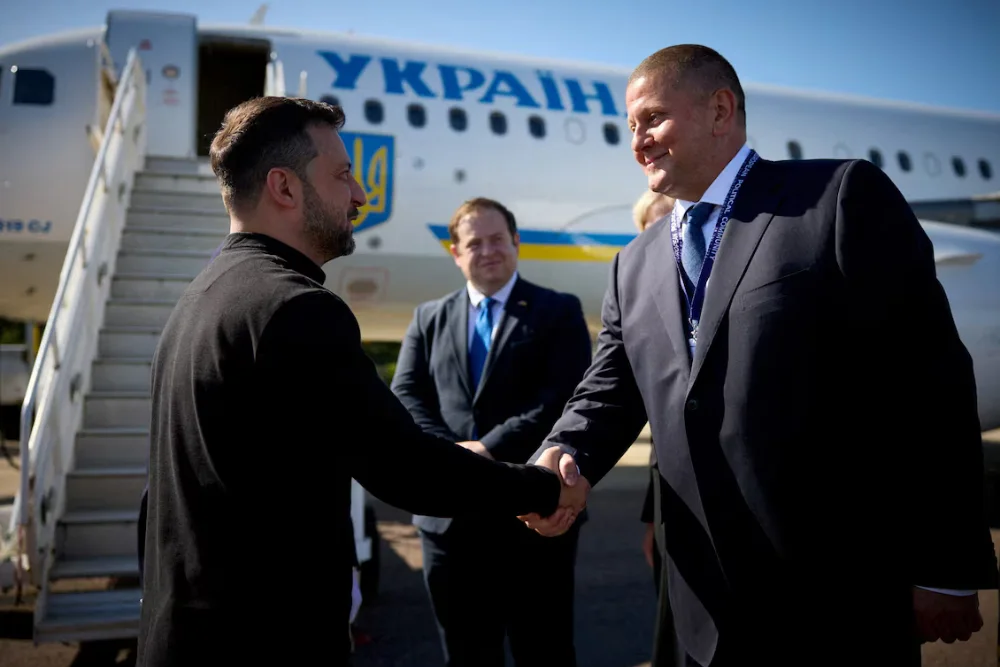 Зеленський та Залужний вітають один одного