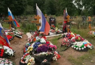військове кладовище у Росії