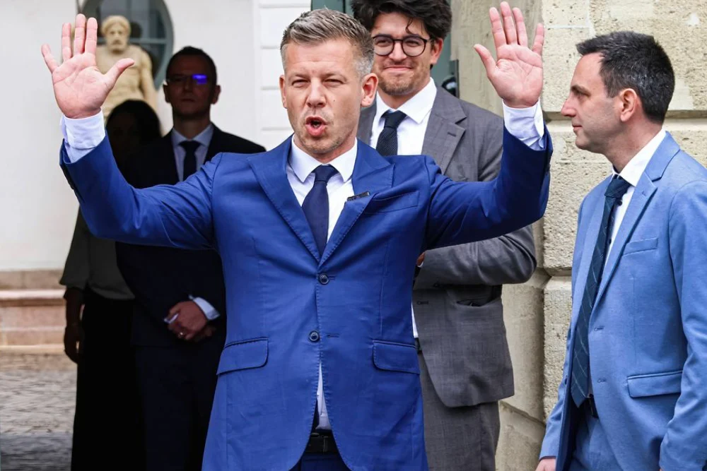 Прем'єр-міністр Угорщини Петер Мадяр на фото, зробленому в Будапешті на тижні після перемоги на виборах