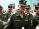 російські новобранці поступають на розподіл для несення військової служби