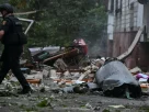 Уламки російської ракети біля житлового будинку у Львові, Україна, минулого місяця