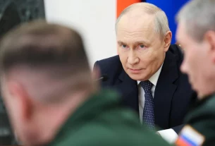 Володимир Путін на пораді з військовими геенералами