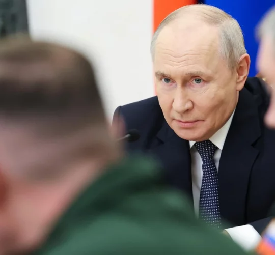 Володимир Путін на пораді з військовими геенералами