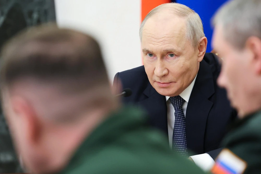 Володимир Путін на пораді з військовими геенералами