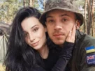 Микита Орликівський надіслав своїй «коханій» в Інтернеті свої фотографії в формі — і отримав у відповідь зображення, створені штучним інтелектом, на яких була накладена фігура жінки