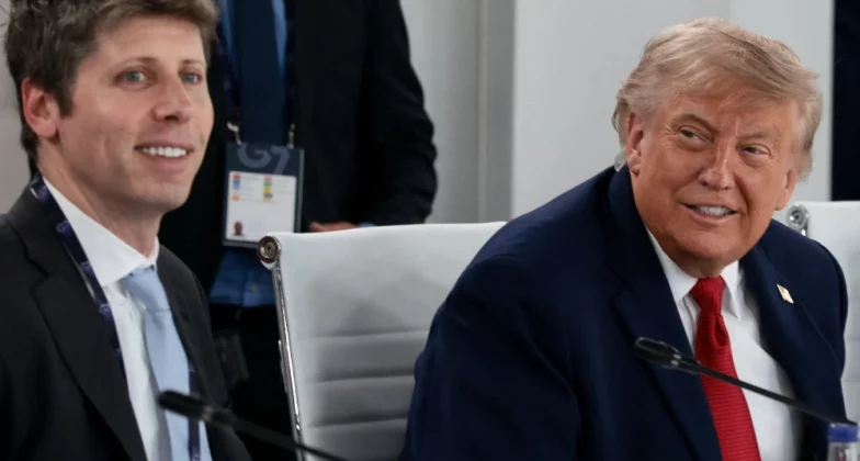 Генеральний директор OpenAI Сем Альтман разом із Дональдом Трампом на саміті G7 в Евіан-ле-Бен, Франція, 17 червня 2026 року