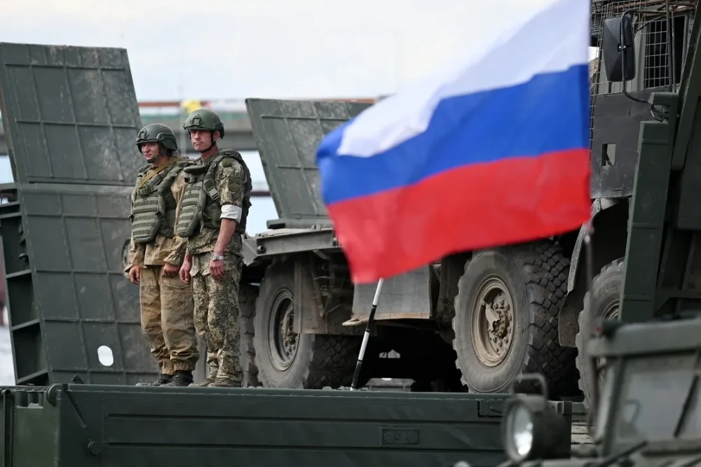 російські військові