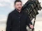 ілюстрація де Володимир Зеленський на фоні ППО Патріот