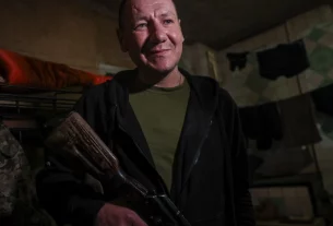 42-річний Сергій Криницький, військовослужбовець 24-ї окремої механізованої бригади Збройних сил України, який провів 346 днів на ізольованій позиції на передовій у місті Часів Яр, Донецької області