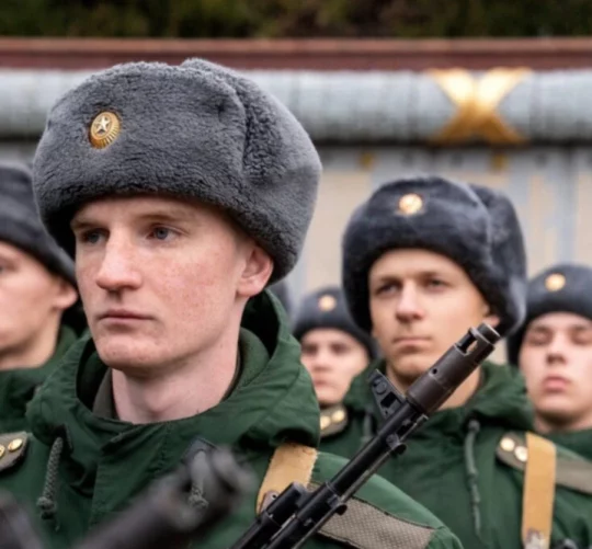 23 лютого 2023 року російські призовники беруть участь у параді в Сочі, Росія