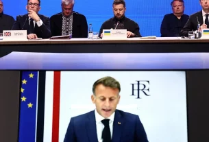 Президент Франції Еммануель Макрон виступає у форматі відеоконференції під час засідання «Коаліції охочих» у Києві, Україна, у понеділок, 24 серпня 2026 року