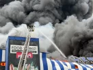 Пожежа в торговому центрі після авіаудару по Запоріжжю, Україна