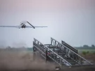 Безпілотник далекого радіусу дії злітає з мобільної пускової установки