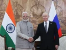 Президент Росії Володимир Путін та прем'єр-міністр Індії Нарендра Моді тиснуть один одному руки під час зустрічі в кулуарах саміту Шанхайської організації співпраці (ШОС) у Бішкеку 31 серпня 2026 року