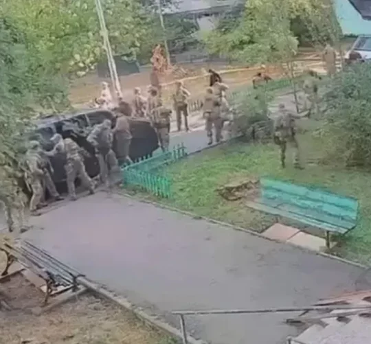 конфлікт між владними підрозділами сбу та гур