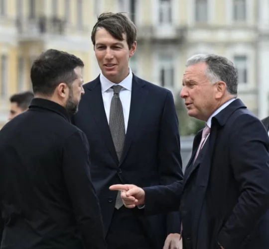 Зеленський та посли Трампа спілкуються разом