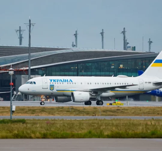 український літак президента України у аеропорту у Молдові