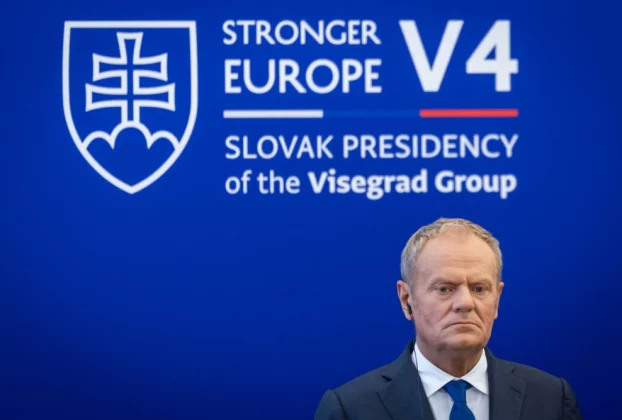 Прем'єр-міністр Польщі Дональд Туск бере участь у прес-конференції після зустрічі лідерів Вишеградської групи в Братиславі 10 вересня 2026 року