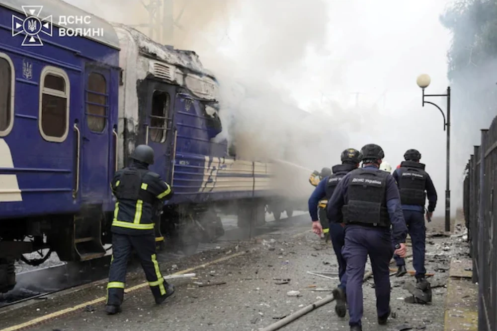 Вважається, що російський удар безпілотником по поїзду поблизу польського кордону в суботу не був спрямований проти Бориса Джонсона, який перебував неподалік
