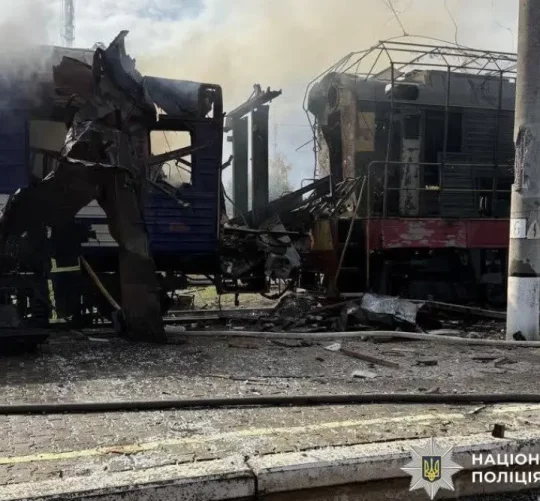 Зруйнований локомотив на станції в Ягодині поблизу польського кордону