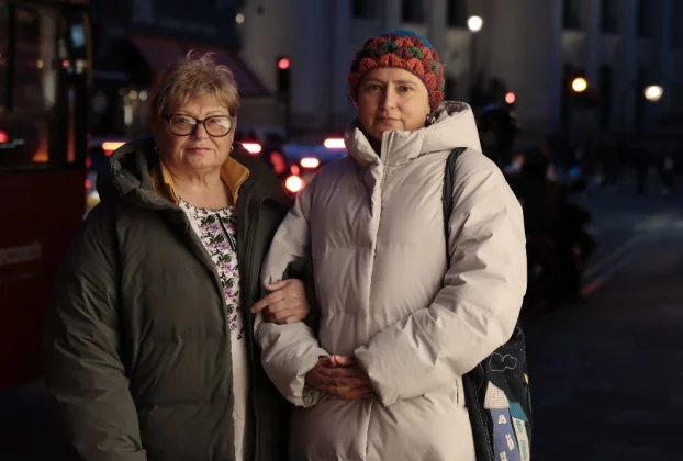 Наталія Рум'янцева (праворуч) приймає у себе матір, Валентину Климову. Вона зазначила, що було б «жорстоко», якби таке проживання перетворилося на більш комерційну оренду