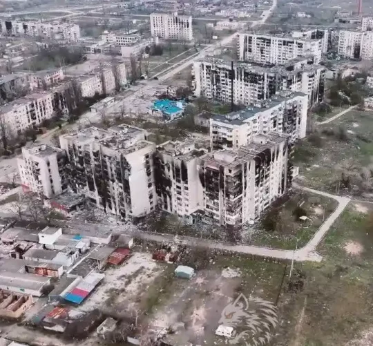 Пошкоджені багатоквартирні будинки в Олешках, на півдні України