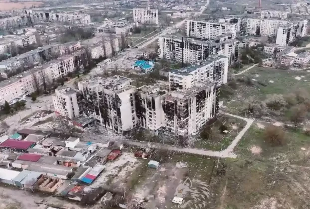 Пошкоджені багатоквартирні будинки в Олешках, на півдні України