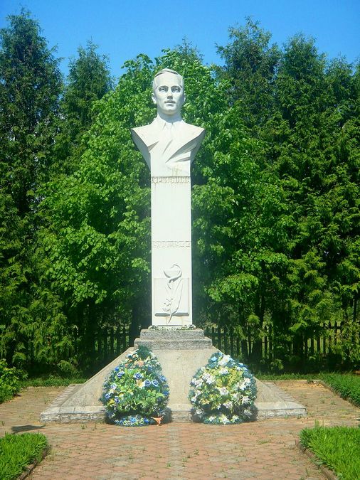 Пам’ятник Юрію Липі в селі Іваники на Львівщині