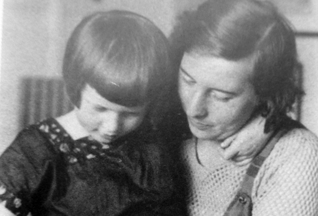 Перед від’їздом. Прощання з мамою. Львів, 1934