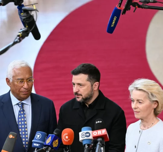 Голова Європейської ради Антоніу Коста, президент України Володимир Зеленський та голова Європейської комісії Урсула фон дер Ляєн